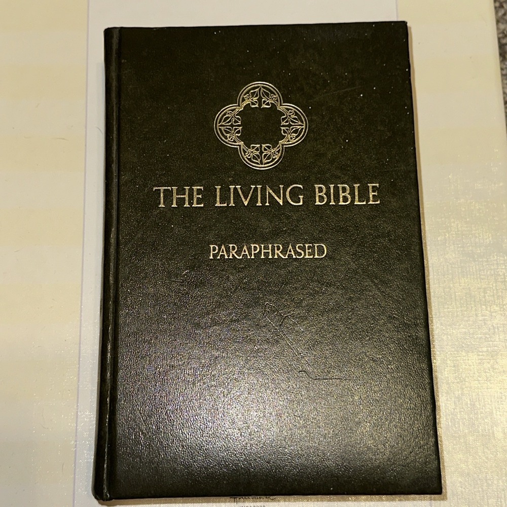 Vintage The Living Bible Paraphrased Tyndale House 1971 Black Hardcover Book